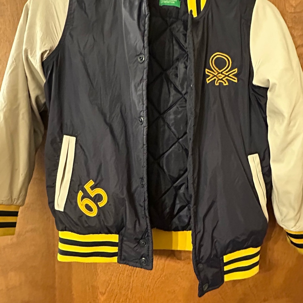 United Colors Of Benetton Black and Cream Kids Jacket with Yellow Accents Size M